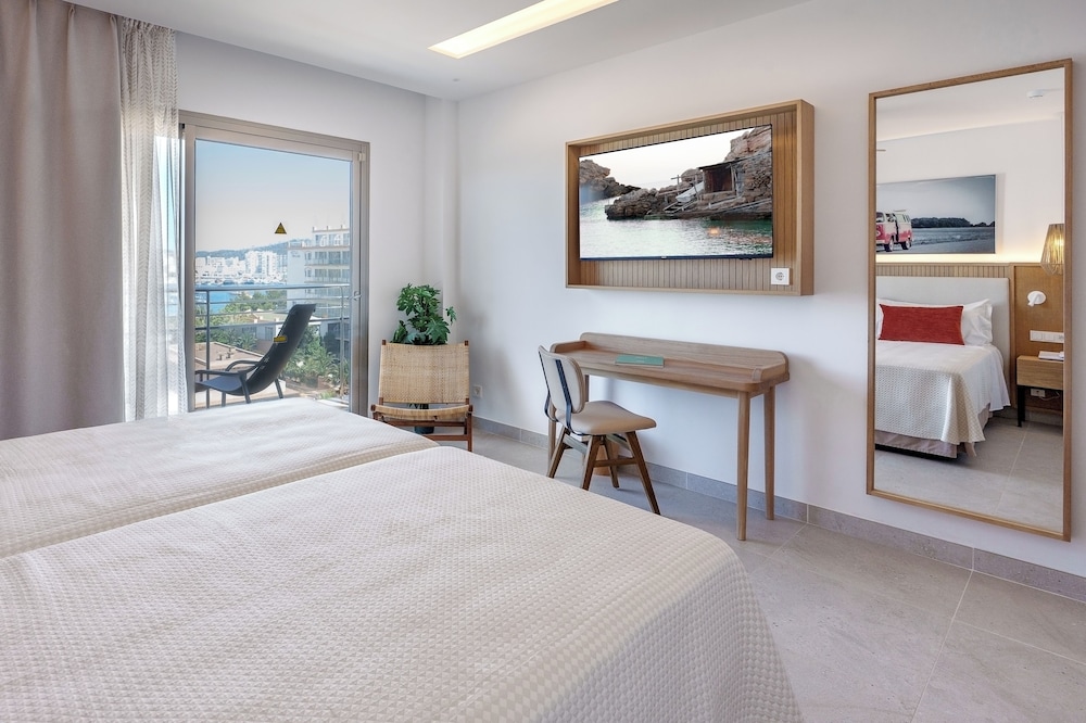 Bellamar Hotel Beach & Spa — Hotel rooms in San Antonio, Balearic Islands