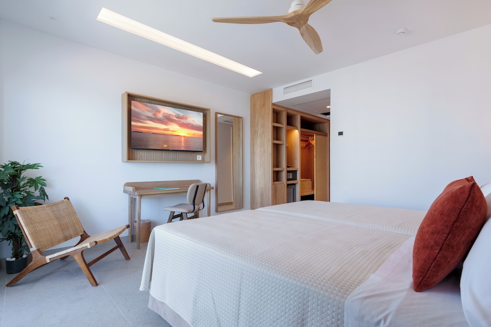 Bellamar Hotel Beach & Spa — Hotel rooms in San Antonio, Balearic Islands