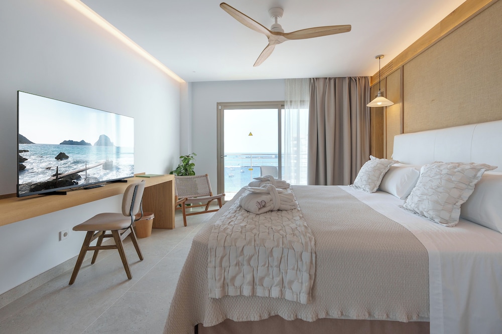 Bellamar Hotel Beach & Spa — Hotel rooms in San Antonio, Balearic Islands