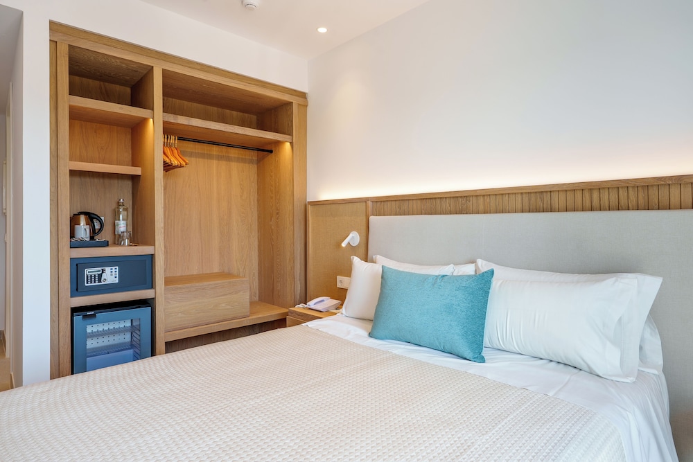 Bellamar Hotel Beach & Spa — Hotel rooms in San Antonio, Balearic Islands