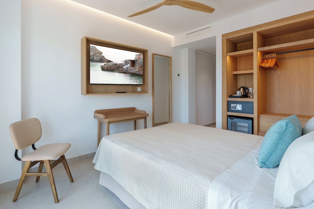 Bellamar Hotel Beach & Spa — Hotel rooms in San Antonio, Balearic Islands