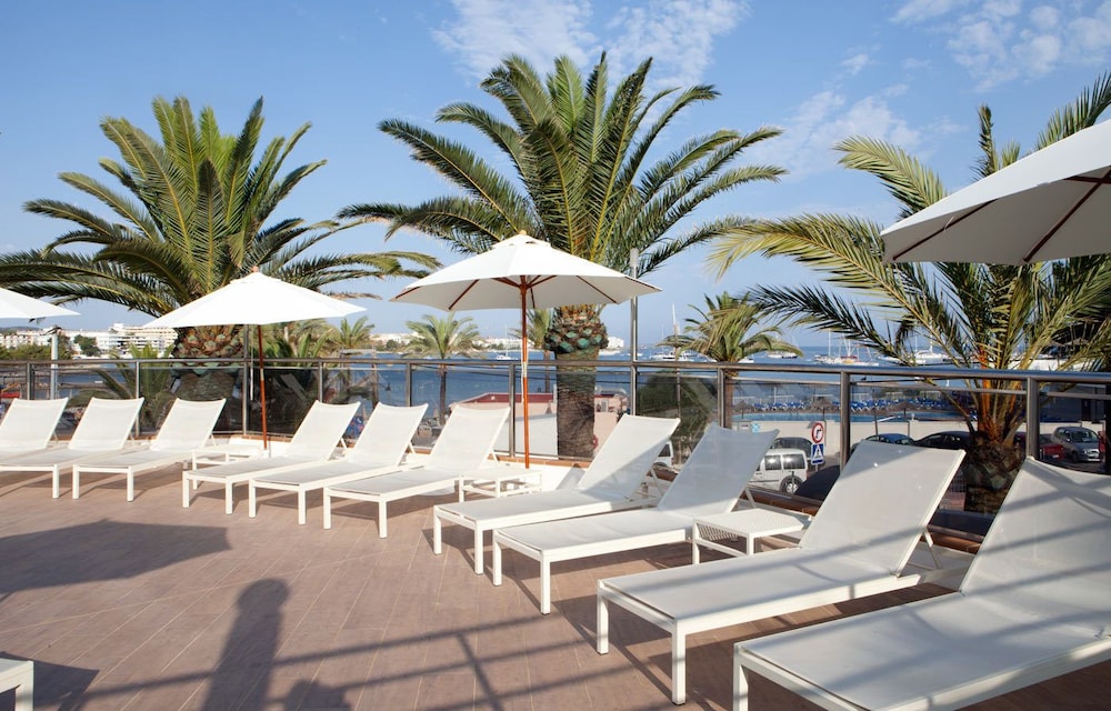 Bellamar Hotel Beach & Spa — Beach in San Antonio, Balearic Islands