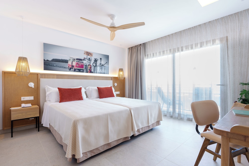 Bellamar Hotel Beach & Spa — Hotel rooms in San Antonio, Balearic Islands