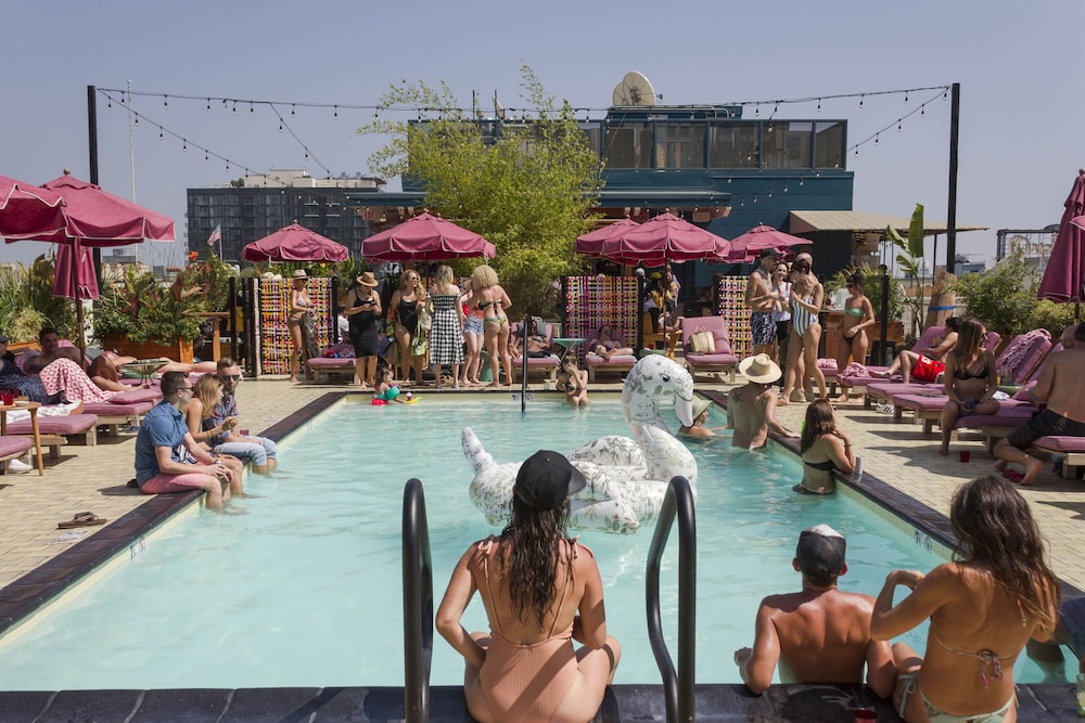 Freehand Los Angeles — Swimming pool in Los Angeles, California