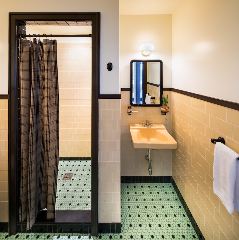 Freehand Los Angeles — Hotel rooms in Los Angeles, California