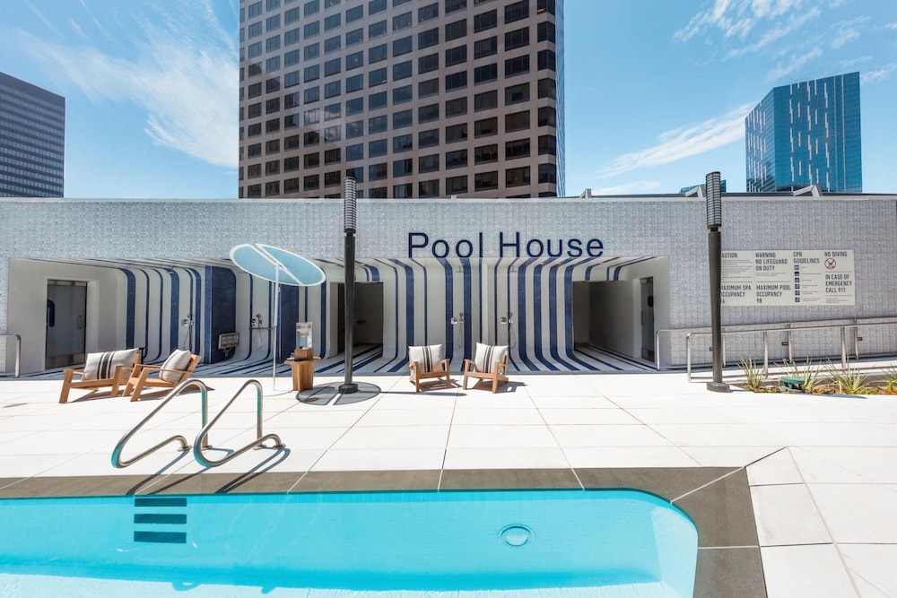InterContinental Los Angeles Downtown by IHG — Swimming pool in Los Angeles, California