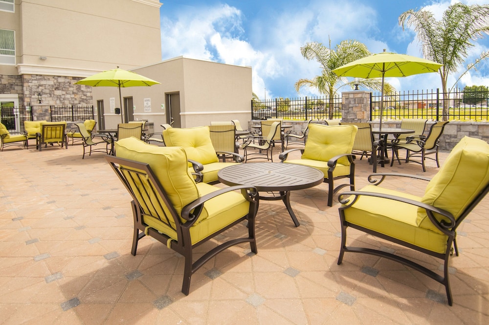 Holiday Inn New Orleans Airport North by IHG — Hotel building in Kenner, Louisiana