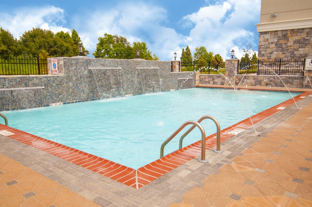 Holiday Inn New Orleans Airport North by IHG — Swimming pool in Kenner, Louisiana