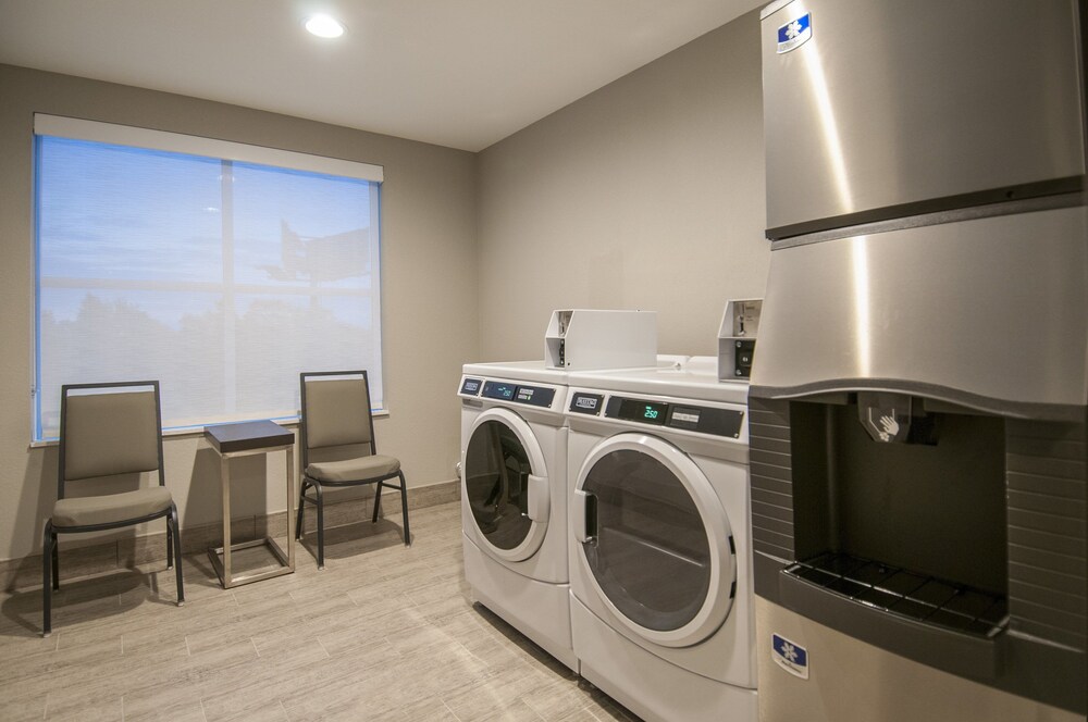 Holiday Inn New Orleans Airport North by IHG — Hotel rooms in Kenner, Louisiana