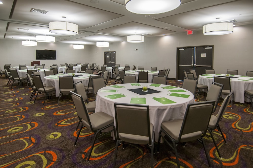 Holiday Inn New Orleans Airport North by IHG — Restaurant & bars in Kenner, Louisiana