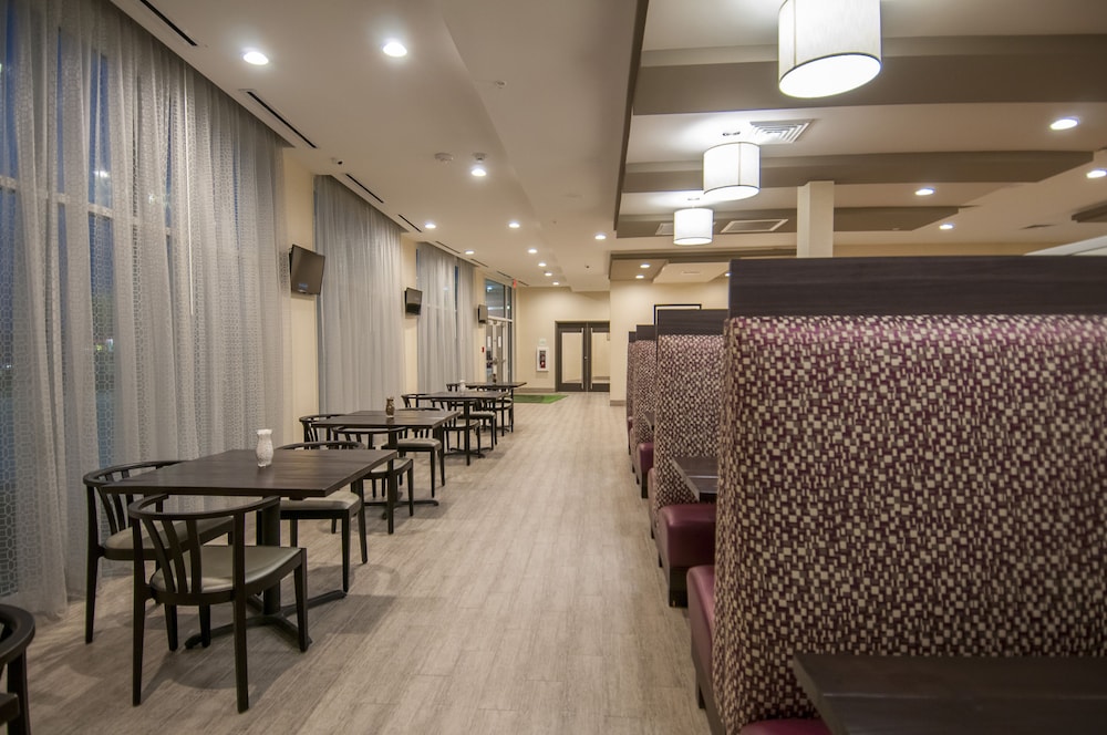 Holiday Inn New Orleans Airport North by IHG — Restaurant & bars in Kenner, Louisiana