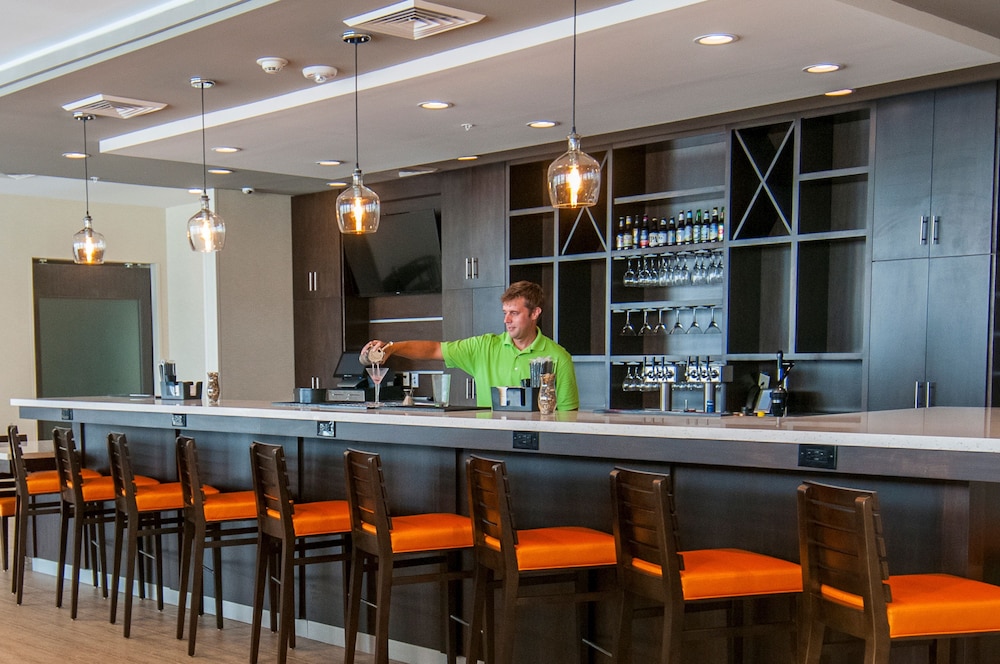 Holiday Inn New Orleans Airport North by IHG — Restaurant & bars in Kenner, Louisiana