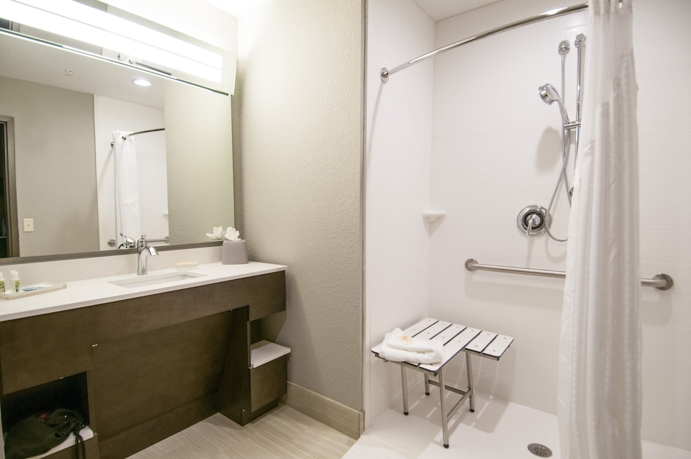 Holiday Inn New Orleans Airport North by IHG — Hotel rooms in Kenner, Louisiana