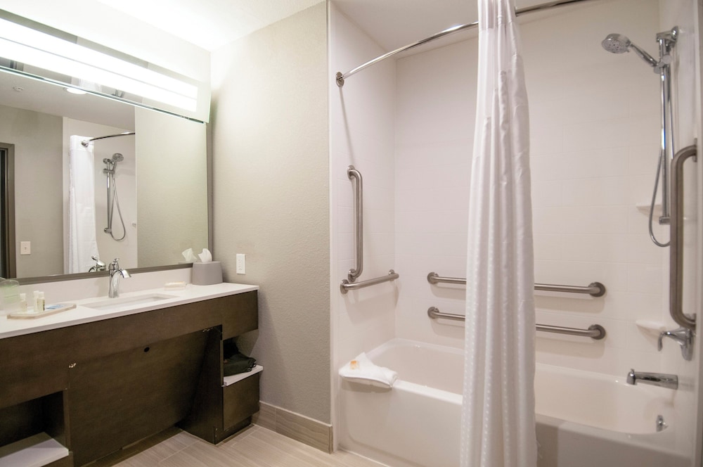 Holiday Inn New Orleans Airport North by IHG — Hotel rooms in Kenner, Louisiana