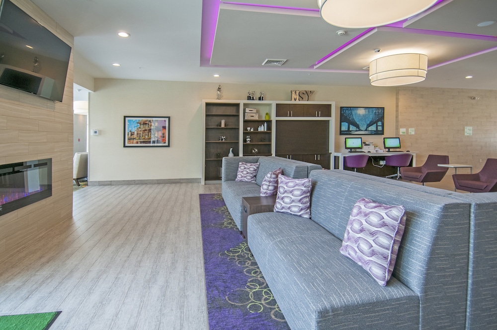 Holiday Inn New Orleans Airport North by IHG — Hotel building in Kenner, Louisiana