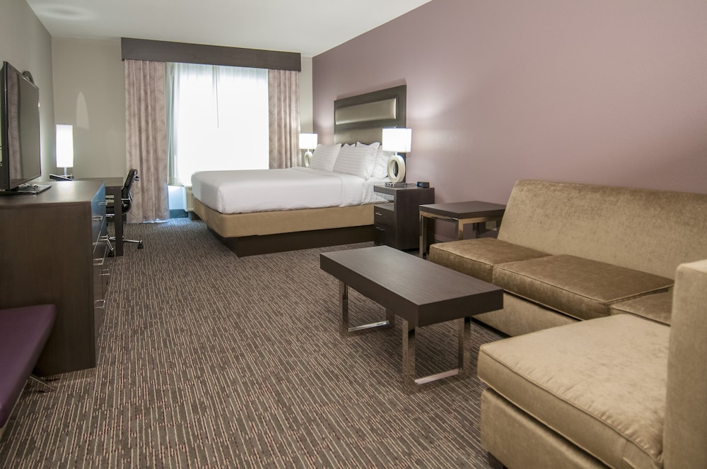Holiday Inn New Orleans Airport North by IHG — Hotel rooms in Kenner, Louisiana