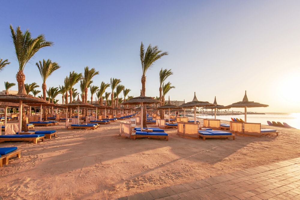Pickalbatros Palace Hurghada - All inclusive — Beach in Hurghada, Red Sea