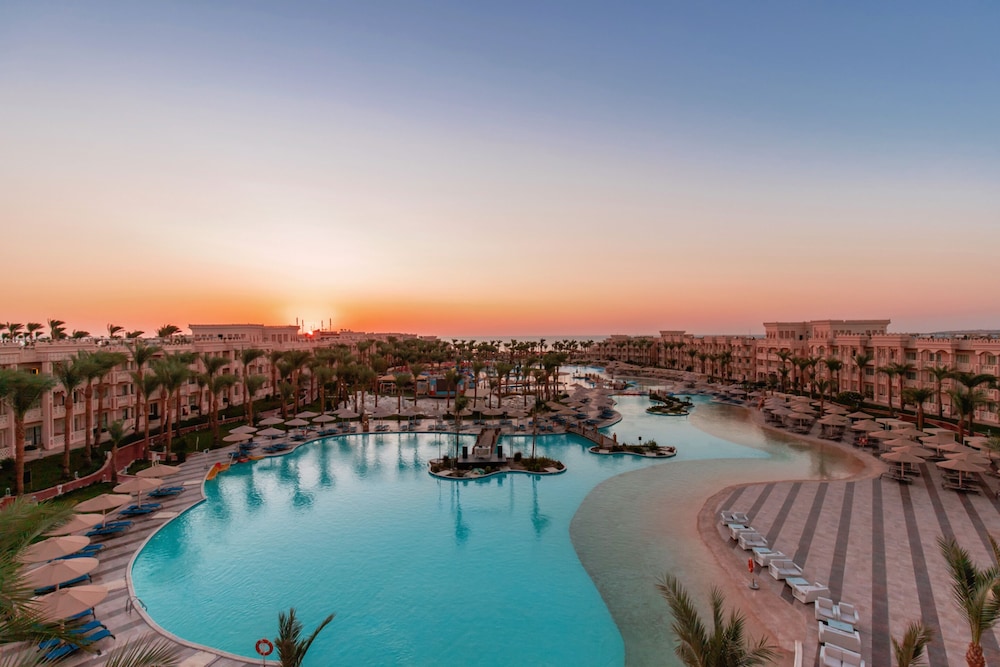 Pickalbatros Palace Hurghada - All inclusive — Swimming pool in Hurghada, Red Sea