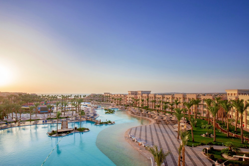 Pickalbatros Palace Hurghada - All inclusive — Swimming pool in Hurghada, Red Sea
