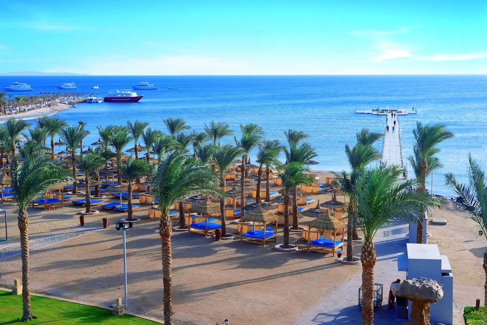 Pickalbatros Palace Hurghada - All inclusive — Beach in Hurghada, Red Sea