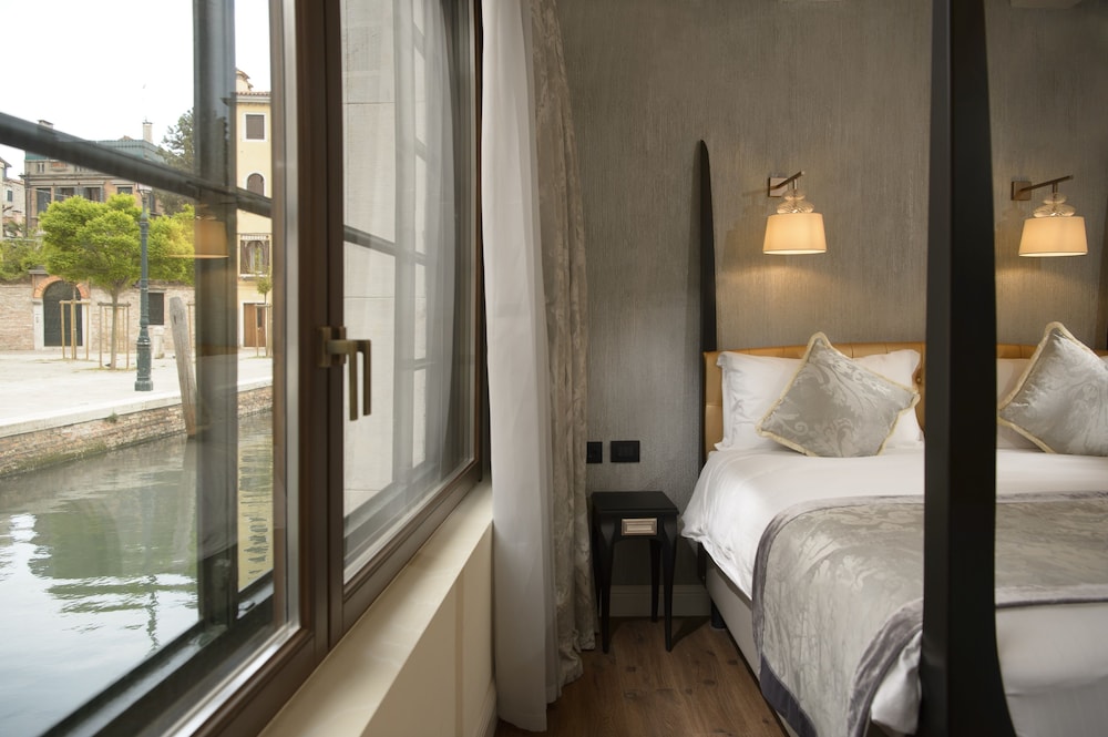 Palazzo Veneziano — Hotel rooms in Venice, Veneto