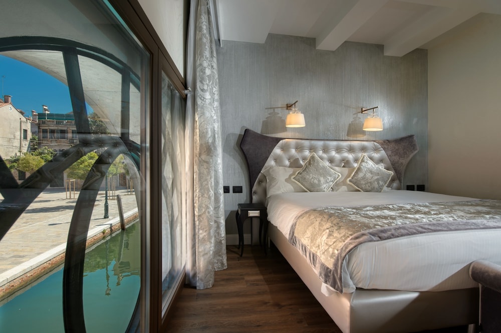 Palazzo Veneziano — Hotel rooms in Venice, Veneto