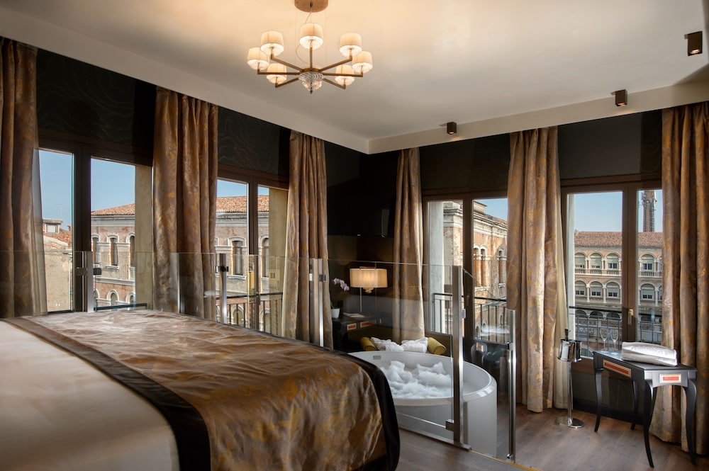 Palazzo Veneziano — Hotel rooms in Venice, Veneto