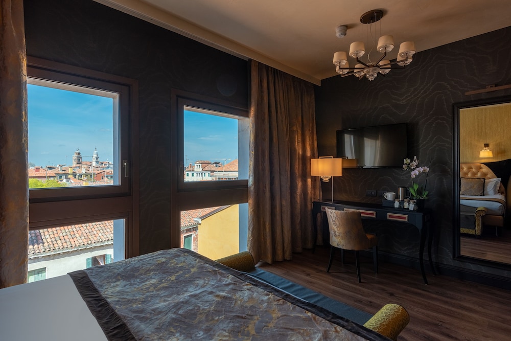 Palazzo Veneziano — Hotel rooms in Venice, Veneto