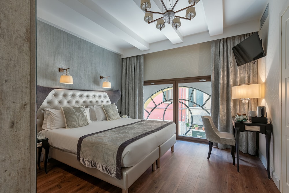 Palazzo Veneziano — Hotel rooms in Venice, Veneto