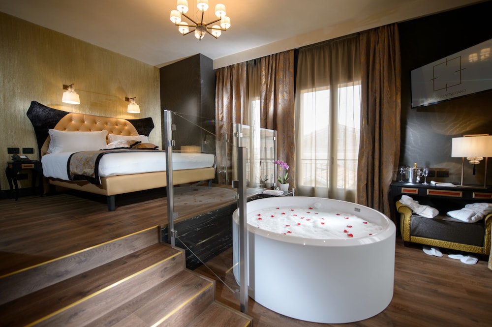 Palazzo Veneziano — Hotel rooms in Venice, Veneto