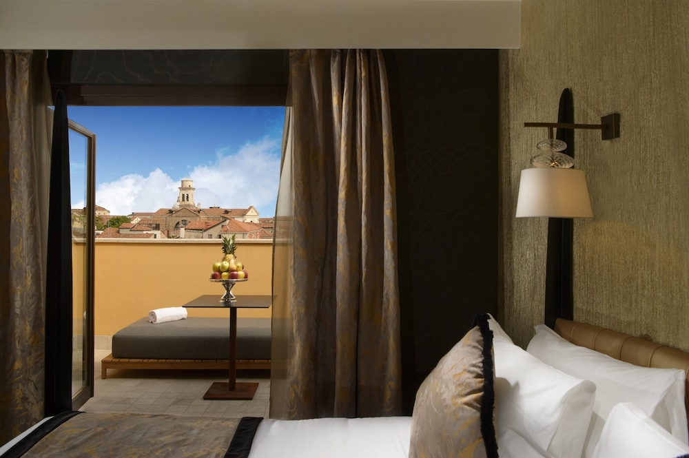 Palazzo Veneziano — Hotel rooms in Venice, Veneto