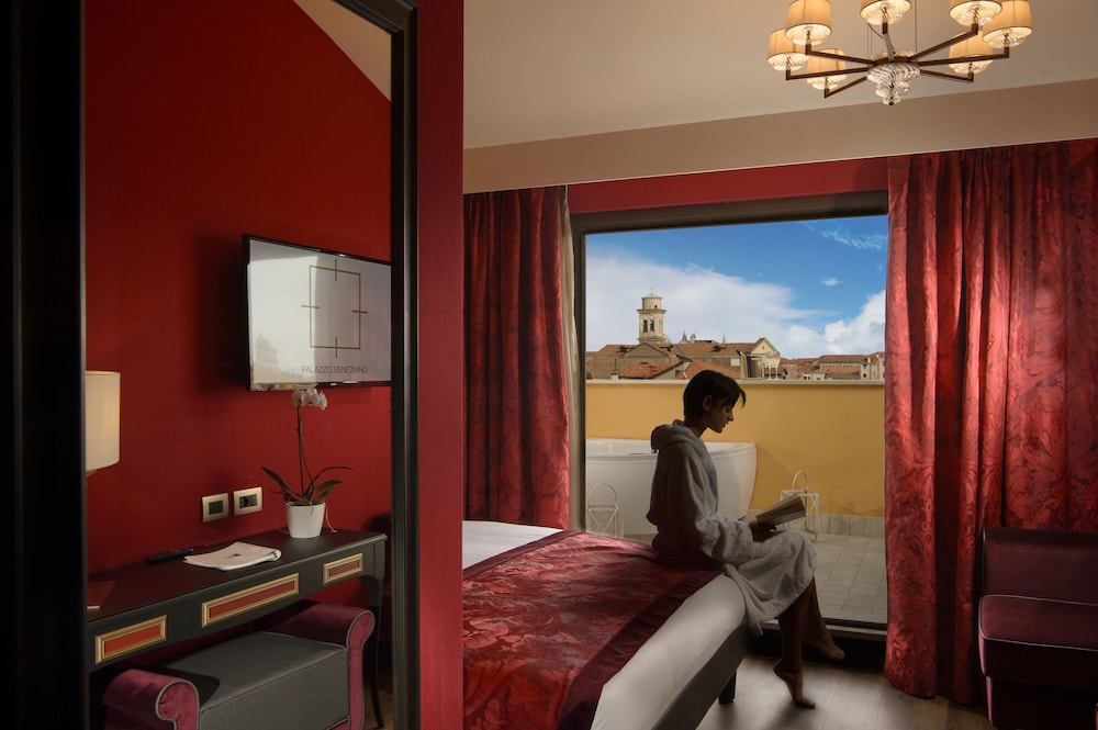 Palazzo Veneziano — Hotel rooms in Venice, Veneto