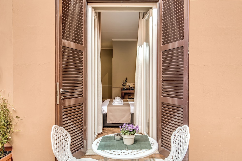 Charme Spagna Boutique Hotel — Hotel rooms in Rome, Lazio