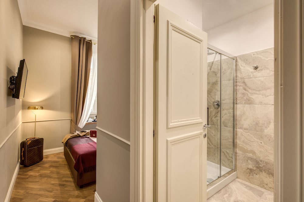 Charme Spagna Boutique Hotel — Hotel rooms in Rome, Lazio