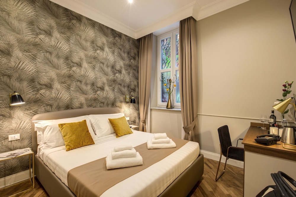 Charme Spagna Boutique Hotel — Hotel rooms in Rome, Lazio