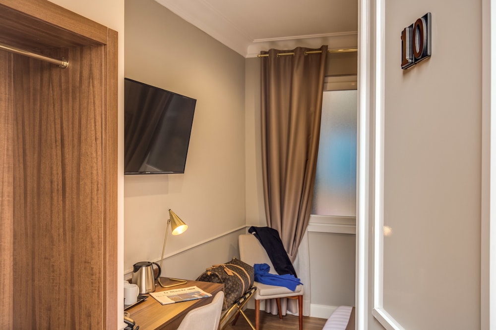 Charme Spagna Boutique Hotel — Hotel rooms in Rome, Lazio