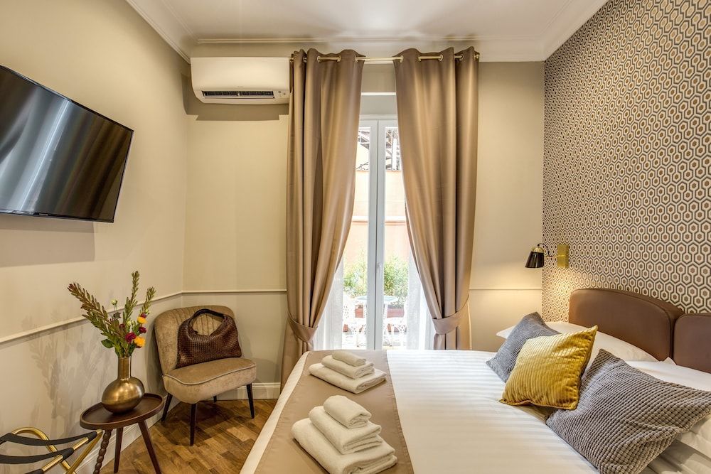 Charme Spagna Boutique Hotel