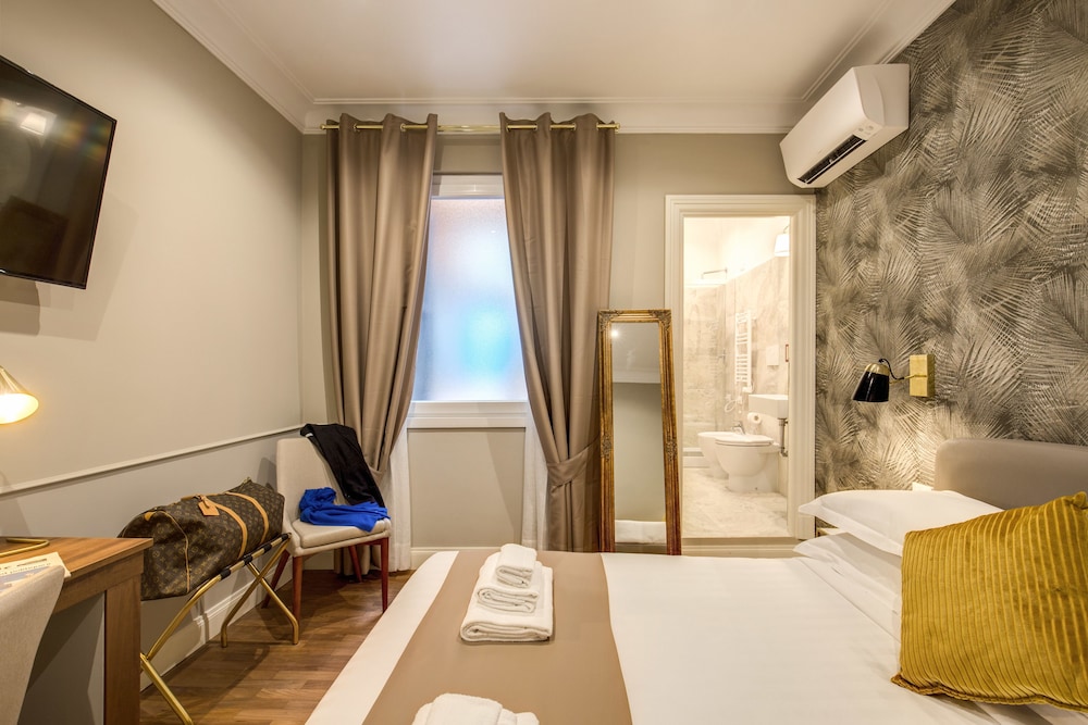Charme Spagna Boutique Hotel — Hotel rooms in Rome, Lazio