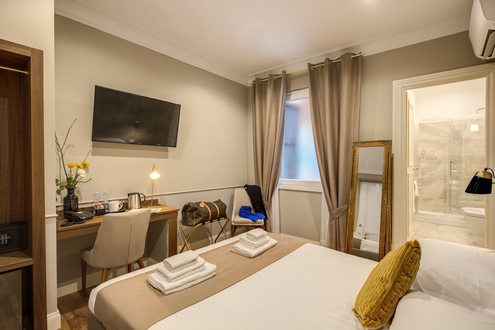 Charme Spagna Boutique Hotel — Hotel rooms in Rome, Lazio