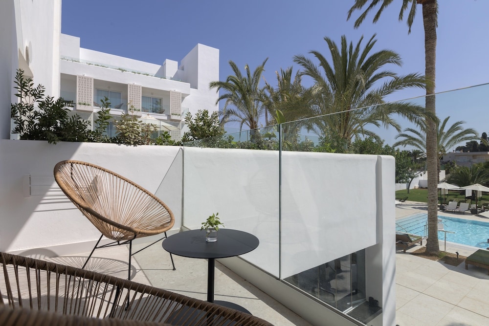 Hotel HM Ayron Park – Adults Only — Hotel building in Playa de Palma, Balearic Islands