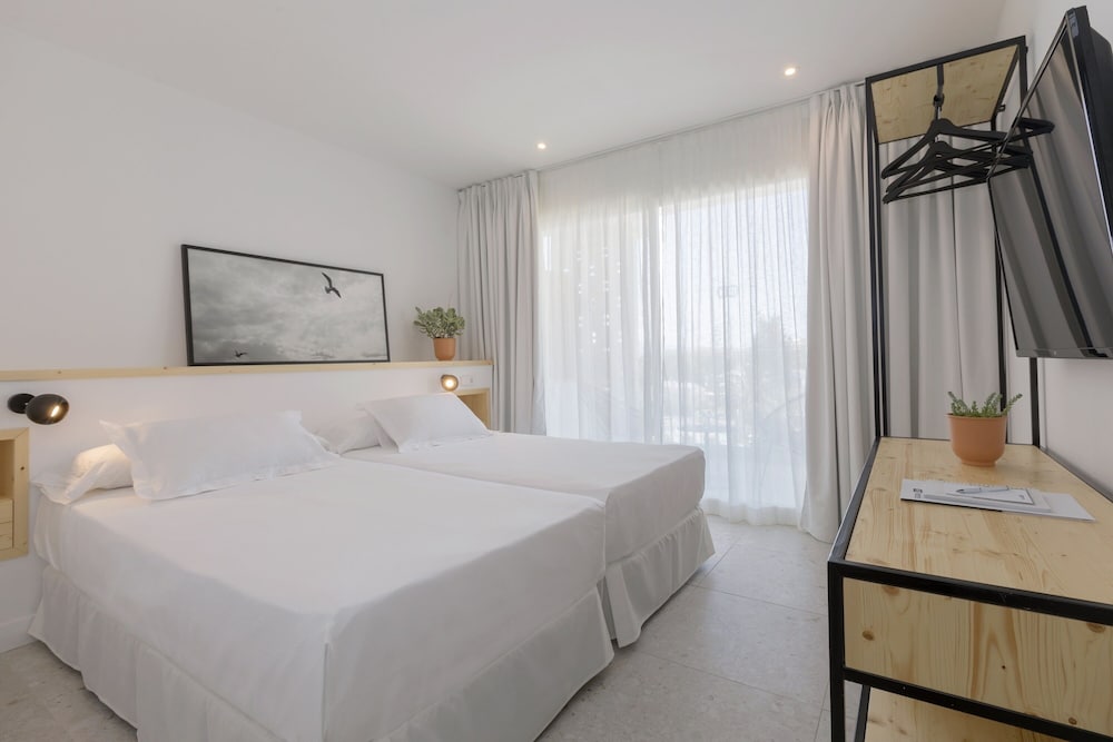 Hotel HM Ayron Park – Adults Only — Hotel rooms in Playa de Palma, Balearic Islands