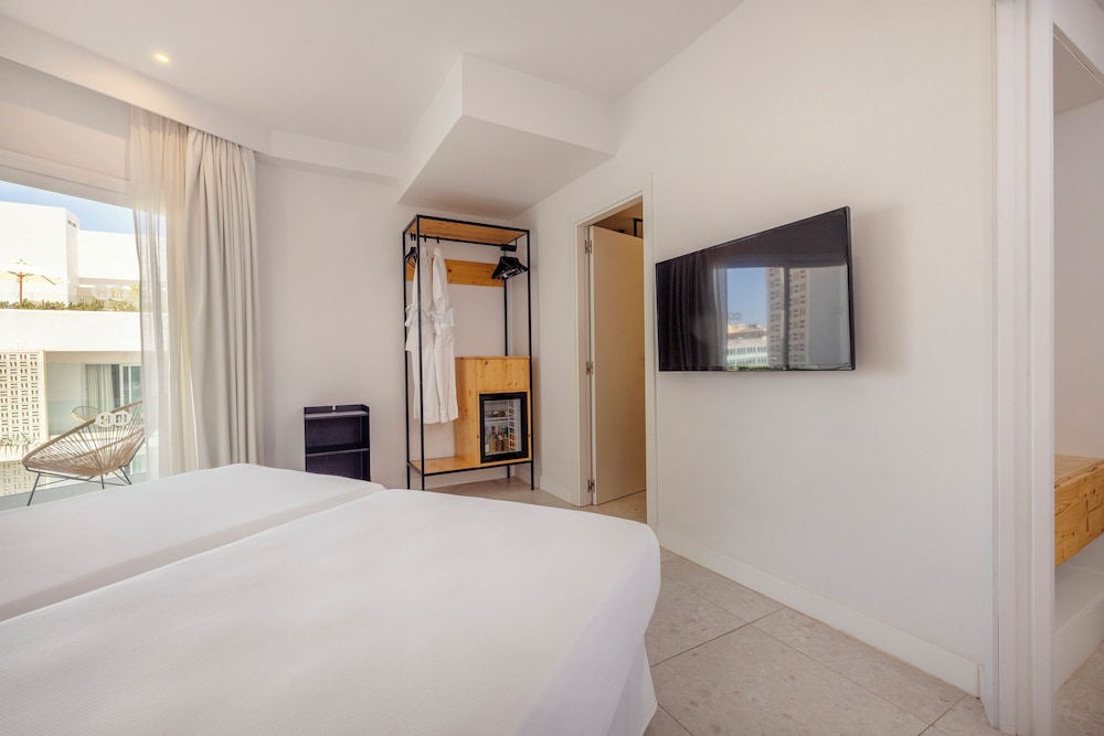 Hotel HM Ayron Park – Adults Only — Hotel rooms in Playa de Palma, Balearic Islands