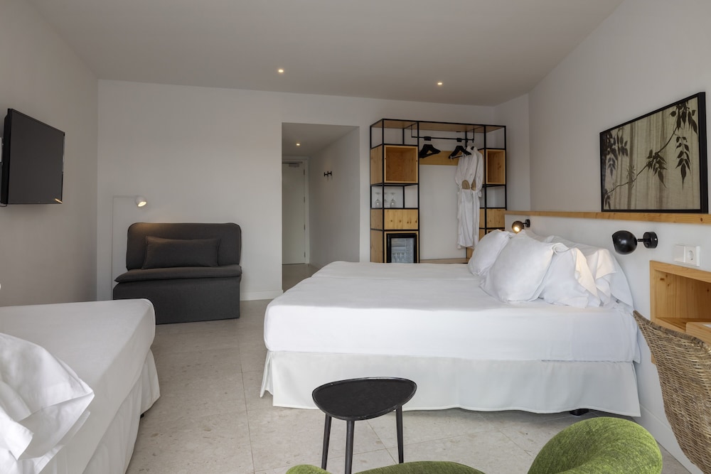 Hotel HM Ayron Park – Adults Only — Hotel rooms in Playa de Palma, Balearic Islands