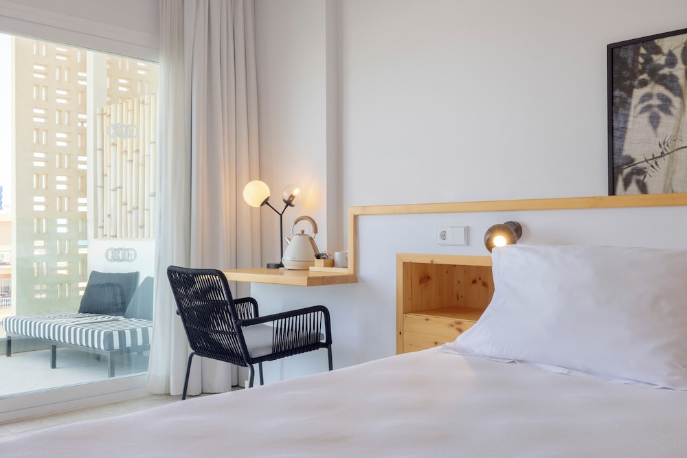 Hotel HM Ayron Park – Adults Only — Hotel rooms in Playa de Palma, Balearic Islands