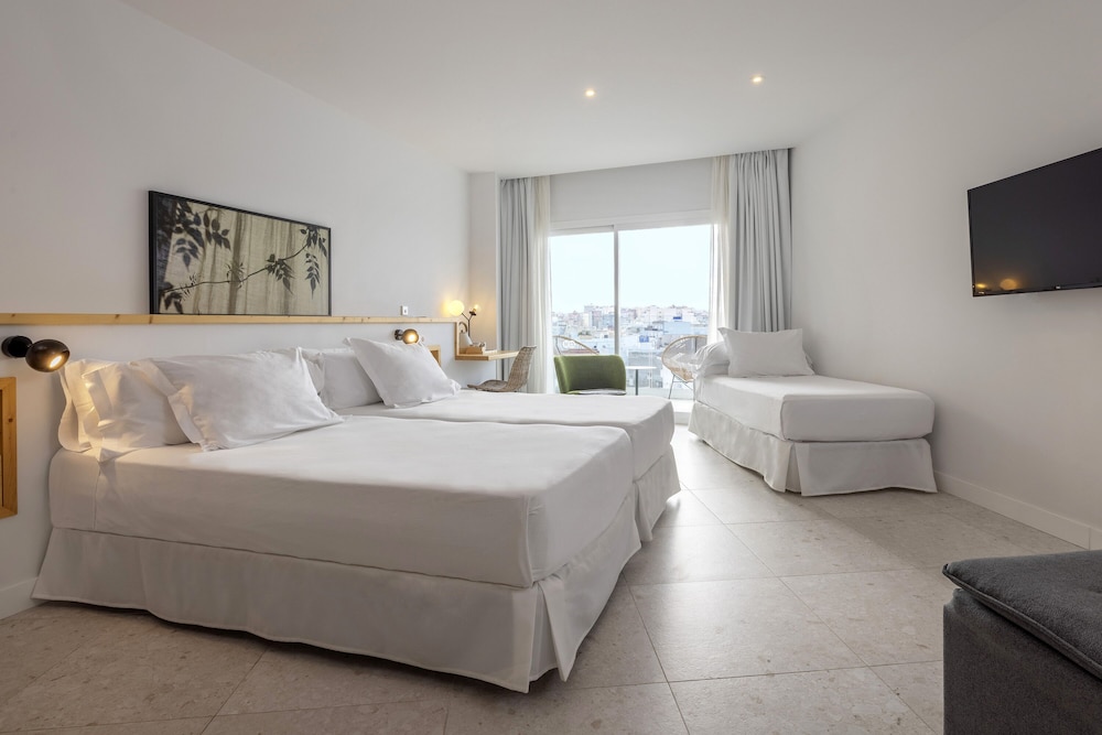 Hotel HM Ayron Park – Adults Only — Hotel rooms in Playa de Palma, Balearic Islands