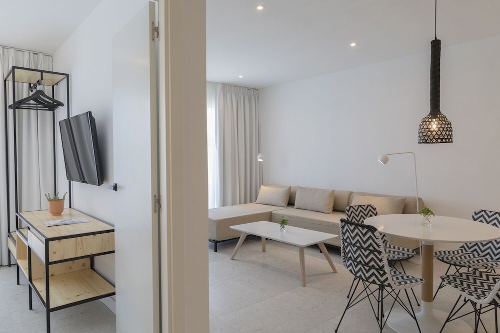 Hotel HM Ayron Park – Adults Only — Hotel rooms in Playa de Palma, Balearic Islands