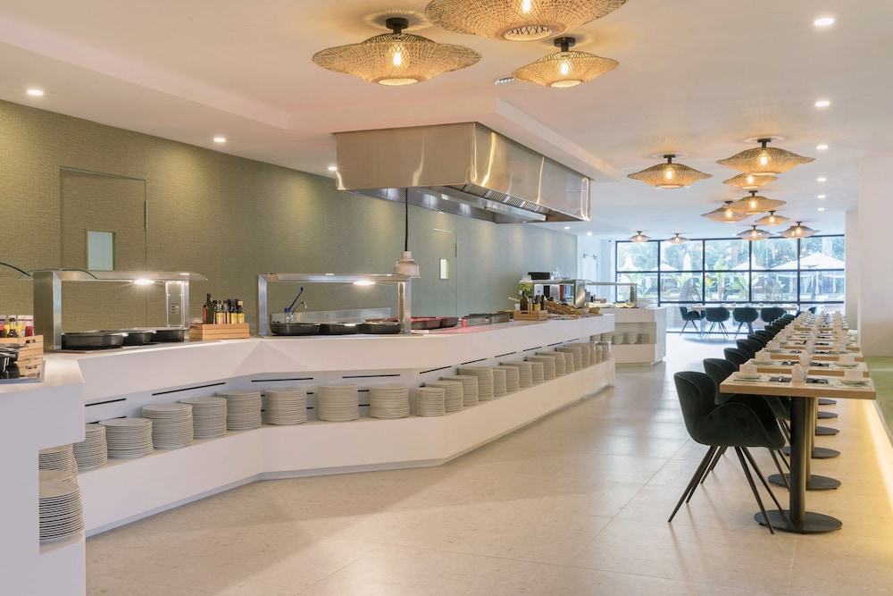 Hotel HM Ayron Park – Adults Only — Restaurant & bars in Playa de Palma, Balearic Islands