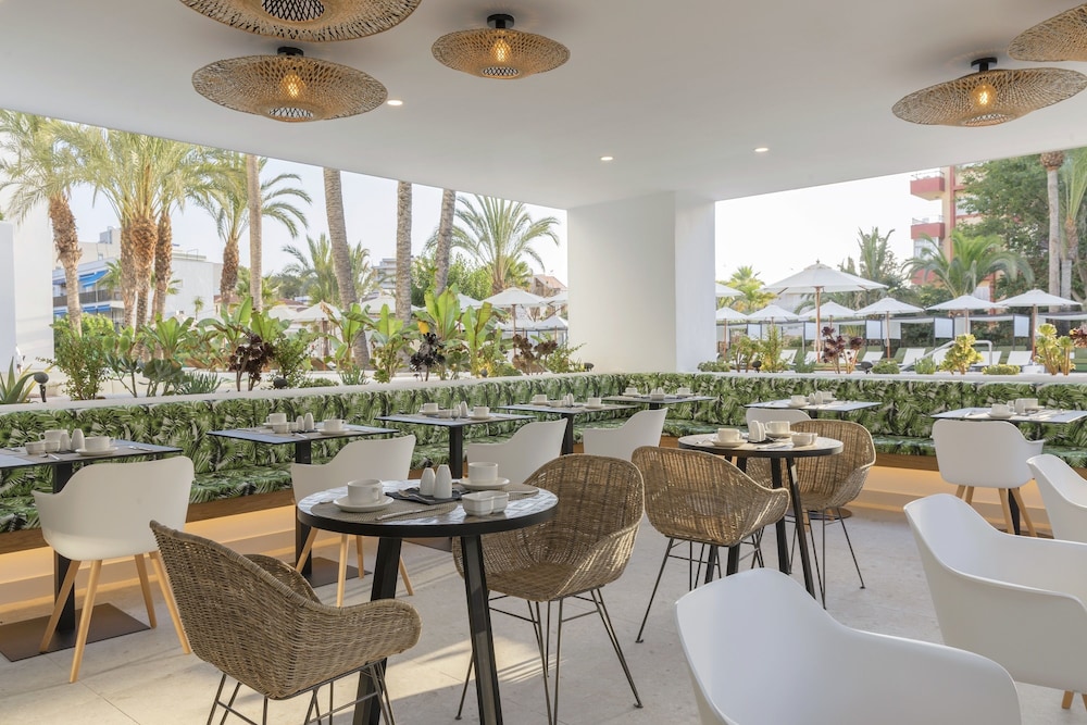 Hotel HM Ayron Park – Adults Only — Restaurant & bars in Playa de Palma, Balearic Islands