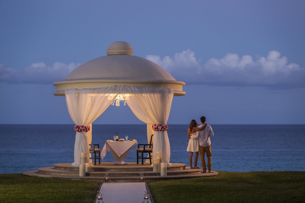 JW Marriott Cancun Resort & Spa — Restaurant & bars in Cancun, Quintana Roo