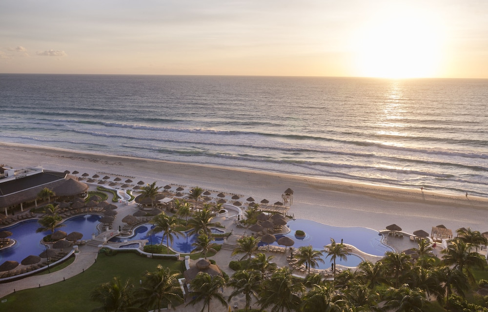 JW Marriott Cancun Resort & Spa — Beach in Cancun, Quintana Roo